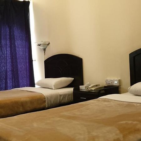 דובאי Royal Creek Hotel מראה חיצוני תמונה