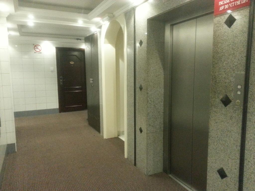 דובאי Royal Creek Hotel מראה חיצוני תמונה