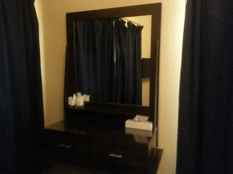 דובאי Royal Creek Hotel מראה חיצוני תמונה