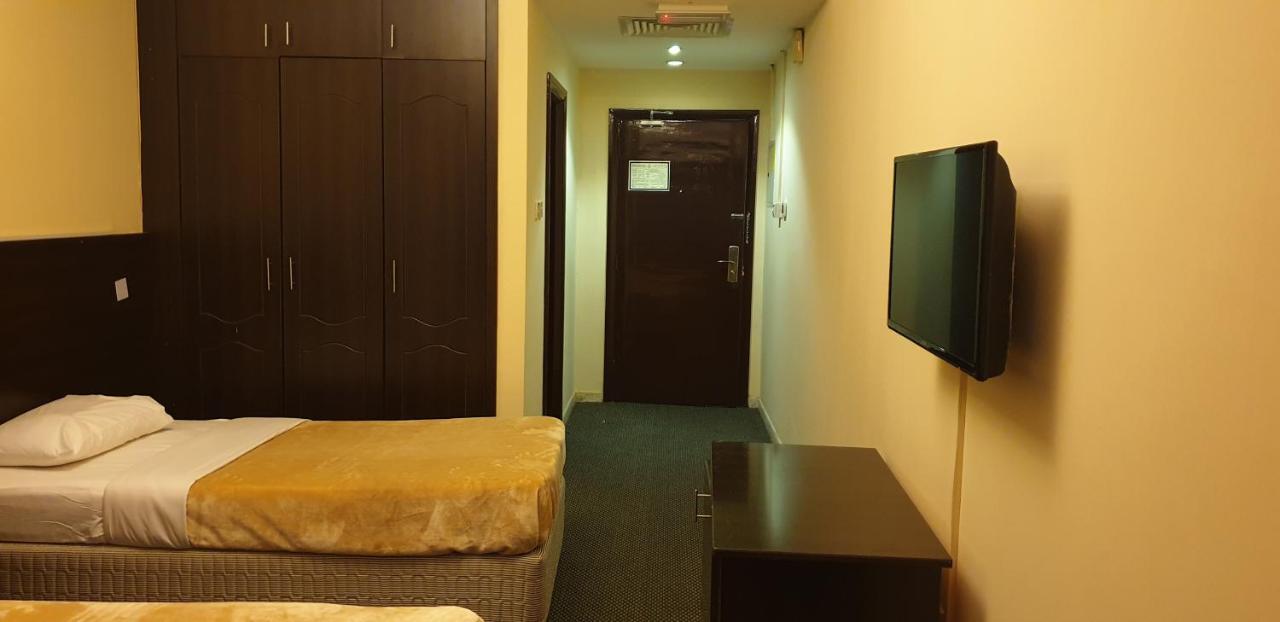 דובאי Royal Creek Hotel מראה חיצוני תמונה