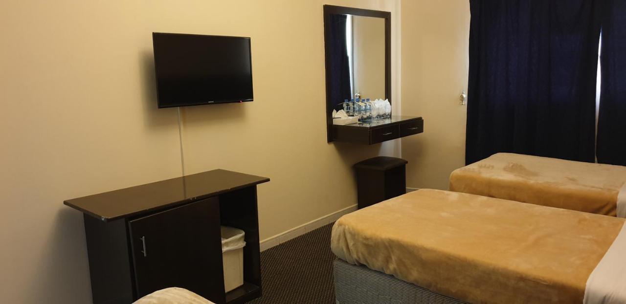 דובאי Royal Creek Hotel מראה חיצוני תמונה