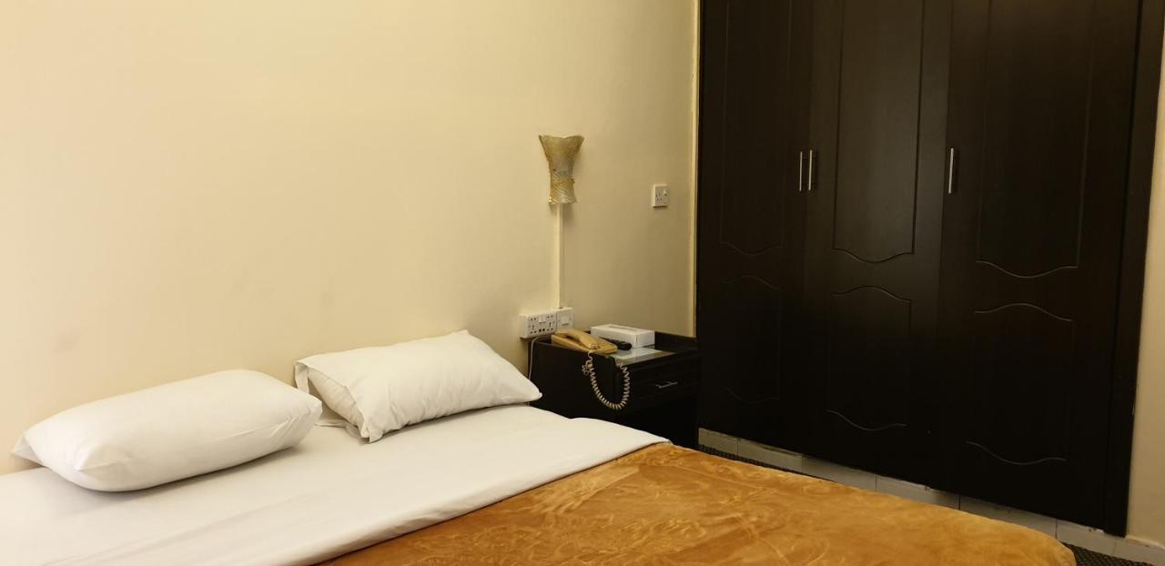 דובאי Royal Creek Hotel מראה חיצוני תמונה