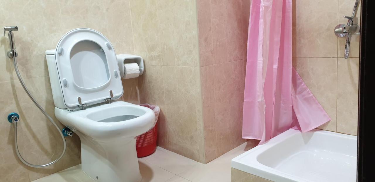 דובאי Royal Creek Hotel מראה חיצוני תמונה