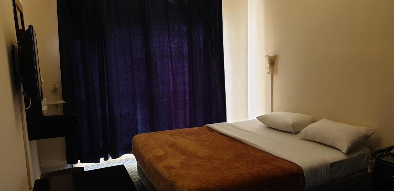 דובאי Royal Creek Hotel מראה חיצוני תמונה